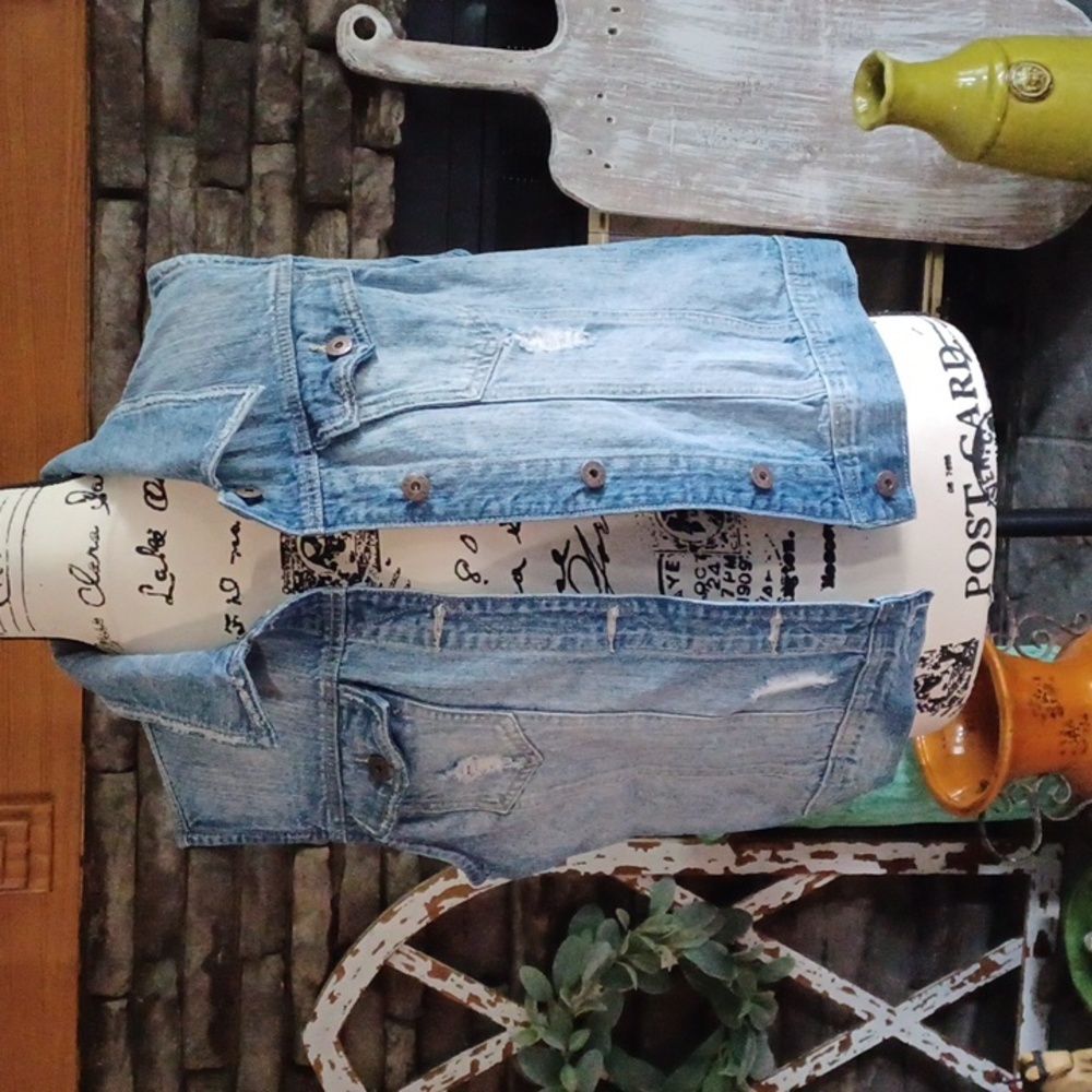 💐Distressed Jean Vest by Mudd